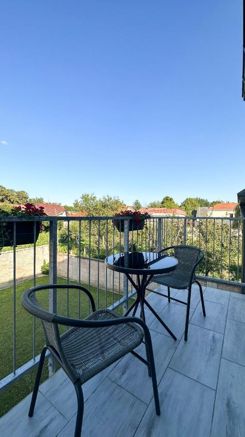 Linden Apartman 106 - Adults Only Mosonmagyarovar Ngoại thất bức ảnh